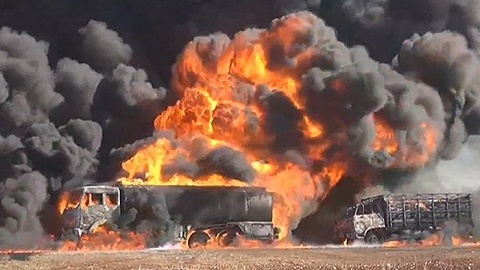 美军动用12架战机轰炸ISIS化武工厂 一周内摧毁110辆运油车