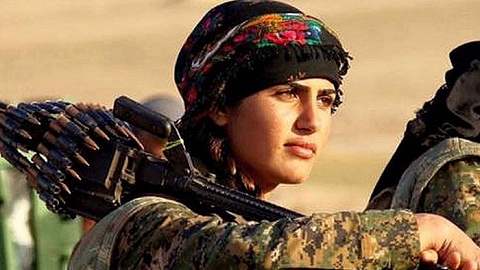 她不是库尔德的“安吉丽娜·朱莉”，她是一位反抗ISIS的战士